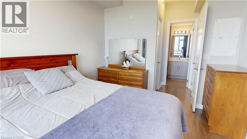 560 North Service Road Unit# 304, Grimsby, ON - Indoor Photo Showing Bedroom