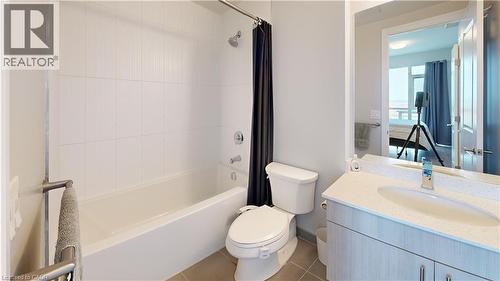 560 North Service Road Unit# 304, Grimsby, ON - Indoor Photo Showing Bathroom