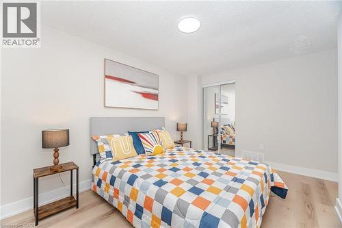 26 Graywood Road, Hamilton, ON - Indoor Photo Showing Bedroom
