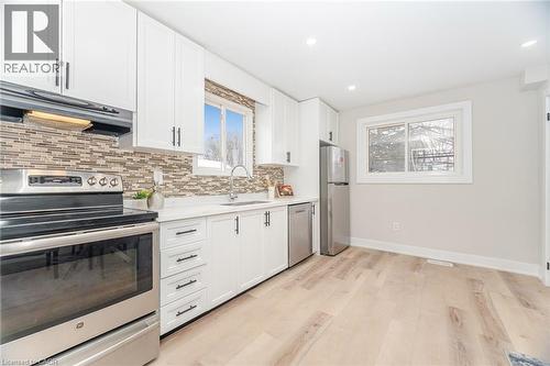 26 Graywood Road, Hamilton, ON - Indoor Photo Showing Kitchen With Upgraded Kitchen