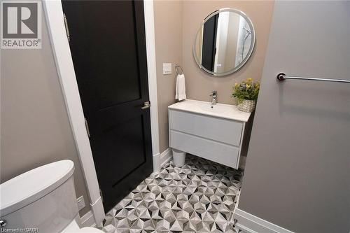 68 Mountain Brow Boulevard, Hamilton, ON - Indoor Photo Showing Bathroom