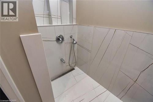 68 Mountain Brow Boulevard, Hamilton, ON - Indoor Photo Showing Bathroom