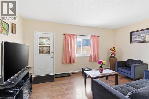 185 Denistoun Street Unit# 116, Welland, ON - Indoor Photo Showing Living Room
