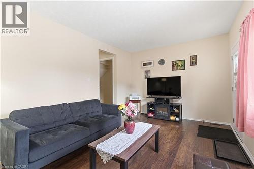 185 Denistoun Street Unit# 116, Welland, ON - Indoor Photo Showing Living Room