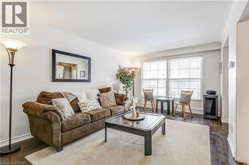 2145 Sandringham Drive, Burlington, ON - Indoor Photo Showing Living Room