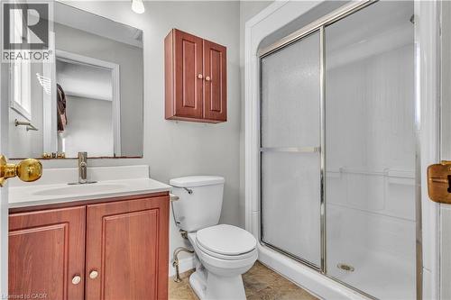 23 Stonecairn Drive, Cambridge, ON - Indoor Photo Showing Bathroom