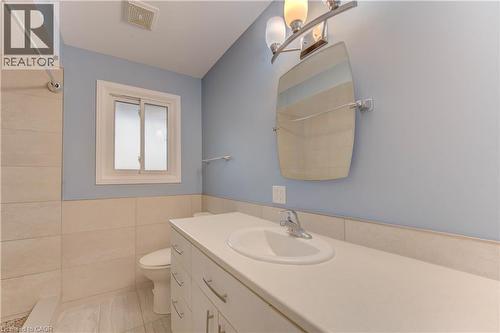 27 Margaret Avenue N, Waterloo, ON - Indoor Photo Showing Bathroom