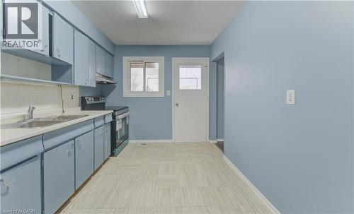 27 Margaret Avenue N, Waterloo, ON - Indoor Photo Showing Kitchen