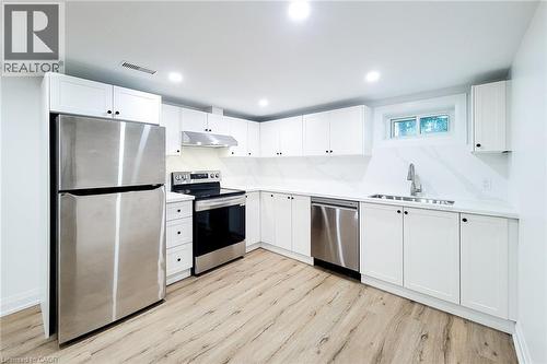 53 Winchester Boulevard, Hamilton, ON - Indoor Photo Showing Kitchen
