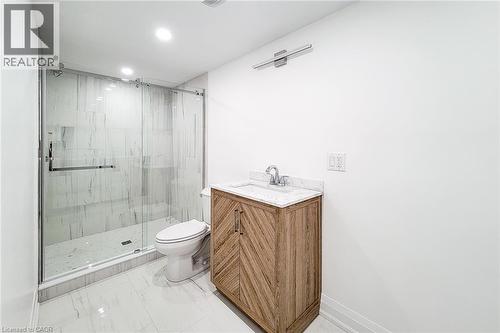 53 Winchester Boulevard, Hamilton, ON - Indoor Photo Showing Bathroom