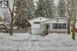 132 FOREST HILL Drive  Kitchener, ON N2M 4G3