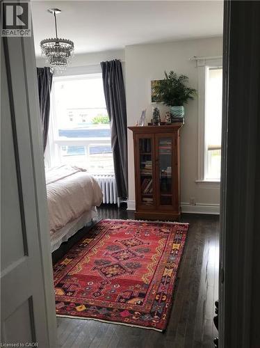 291 Bay Street N, Hamilton, ON - Indoor Photo Showing Bedroom