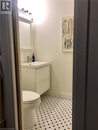 291 Bay Street N, Hamilton, ON - Indoor Photo Showing Bathroom