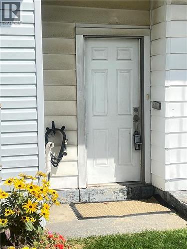 99 Brucedale Avenue E, Hamilton, ON - Outdoor With Exterior