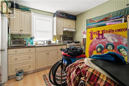 207 Beaver Street, Thorold, ON - Indoor Photo Showing Kitchen