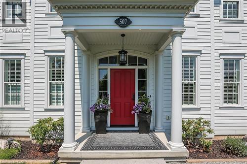 Elegant Entry - 507 Mississagua Street, Niagara-On-The-Lake, ON - Outdoor With Facade