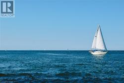 Just minutes from the lake and those marvellous sunsets. - 