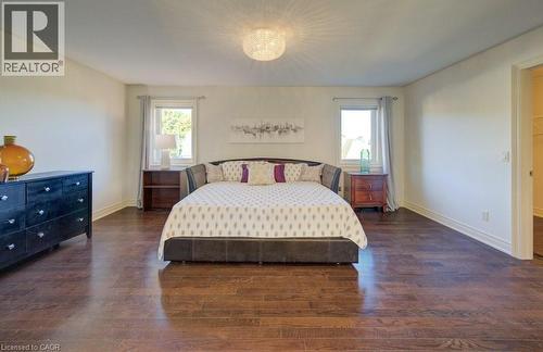 6379 Christopher Crescent, Niagara Falls, ON - Indoor Photo Showing Bedroom