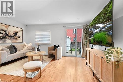 336 Emerald Street N, Hamilton, ON - Indoor Photo Showing Living Room