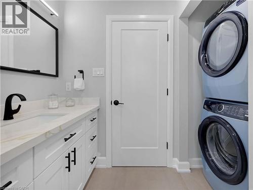 3406 Putter Place, Burlington, ON - Indoor Photo Showing Laundry Room