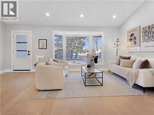 3406 Putter Place, Burlington, ON - Indoor Photo Showing Living Room