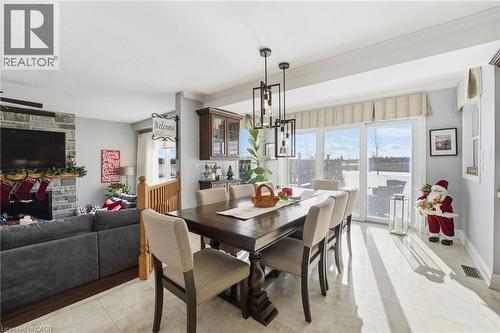 5940 Young Street, Grimsby, ON - Indoor