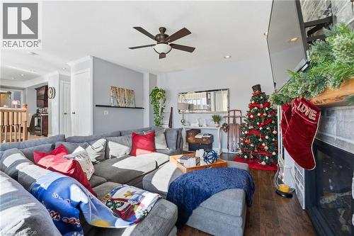 5940 Young Street, Grimsby, ON - Indoor