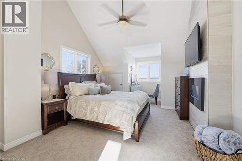 5940 Young Street, Grimsby, ON - Indoor Photo Showing Bedroom