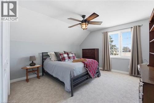 5940 Young Street, Grimsby, ON - Indoor Photo Showing Bedroom