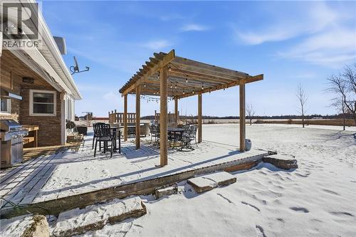 5940 Young Street, Grimsby, ON - Outdoor