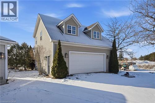 5940 Young Street, Grimsby, ON - Outdoor