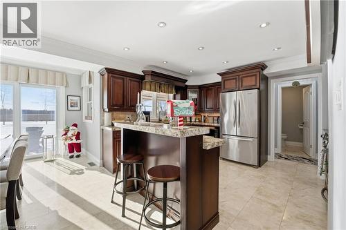 5940 Young Street, Grimsby, ON - Indoor Photo Showing Kitchen