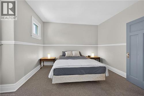 90 Blake Street, Hamilton, ON - Indoor Photo Showing Bedroom