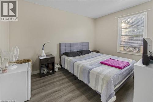 130 Stirton Street, Hamilton, ON - Indoor Photo Showing Bedroom