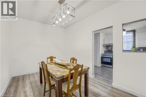 130 Stirton Street, Hamilton, ON - Indoor Photo Showing Dining Room