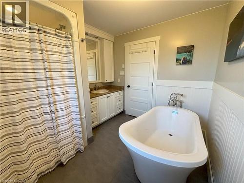 22 Gordon Road, Tiny, ON - Indoor Photo Showing Bathroom