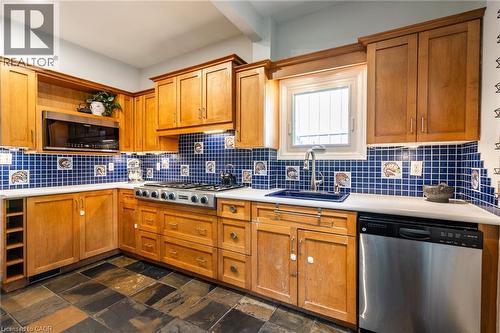 35 Mountain Avenue, Hamilton, ON - Indoor Photo Showing Kitchen