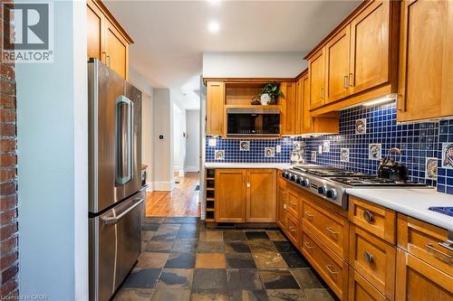 35 Mountain Avenue, Hamilton, ON - Indoor Photo Showing Kitchen