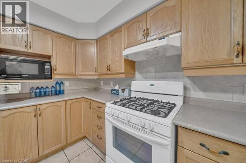 114 Glencliffe Court, Kitchener, ON - Indoor Photo Showing Kitchen