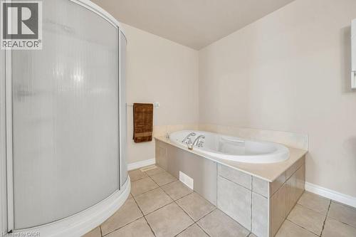 114 Glencliffe Court, Kitchener, ON - Indoor Photo Showing Bathroom