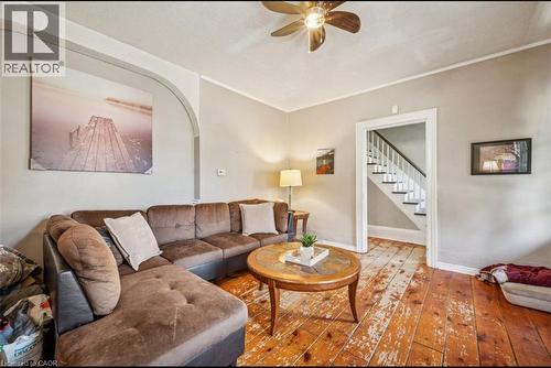 126 Waterloo Street, Kitchener, ON - Indoor Photo Showing Living Room
