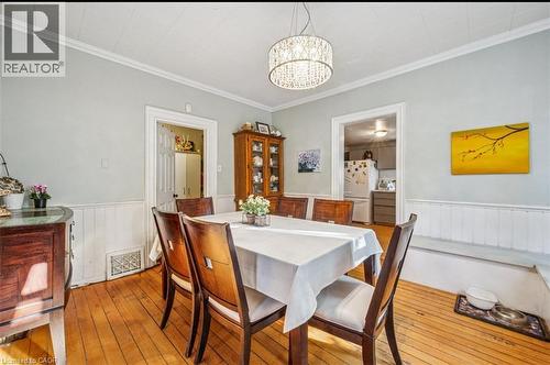 126 Waterloo Street, Kitchener, ON - Indoor Photo Showing Dining Room