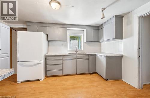 126 Waterloo Street, Kitchener, ON - Indoor Photo Showing Kitchen