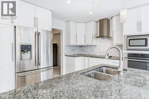 318 Old Huron Road, Kitchener, ON - Indoor Photo Showing Kitchen With Stainless Steel Kitchen With Double Sink With Upgraded Kitchen