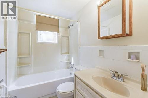 2418 New Street Unit# 1, Burlington, ON - Indoor Photo Showing Bathroom