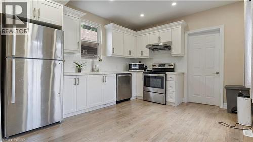 33 Highland Avenue, Hamilton, ON - Indoor Photo Showing Kitchen With Stainless Steel Kitchen