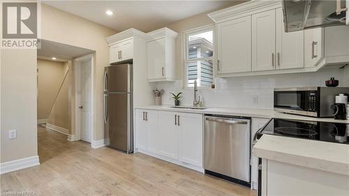 33 Highland Avenue, Hamilton, ON - Indoor Photo Showing Kitchen With Stainless Steel Kitchen