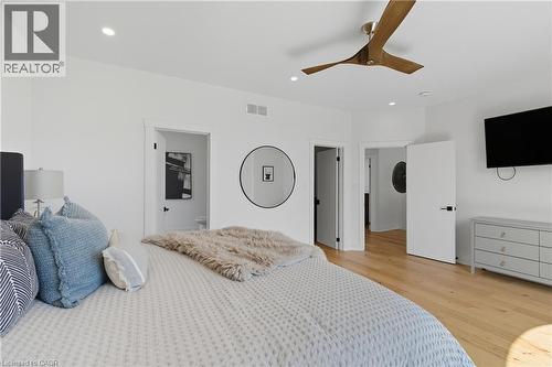 20 Ivy Crescent, Thorold, ON - Indoor Photo Showing Bedroom