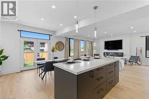 20 Ivy Crescent, Thorold, ON - Indoor Photo Showing Kitchen With Upgraded Kitchen