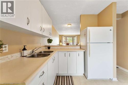 35 Nova Crescent Unit# 7, Welland, ON - Indoor Photo Showing Kitchen With Double Sink
